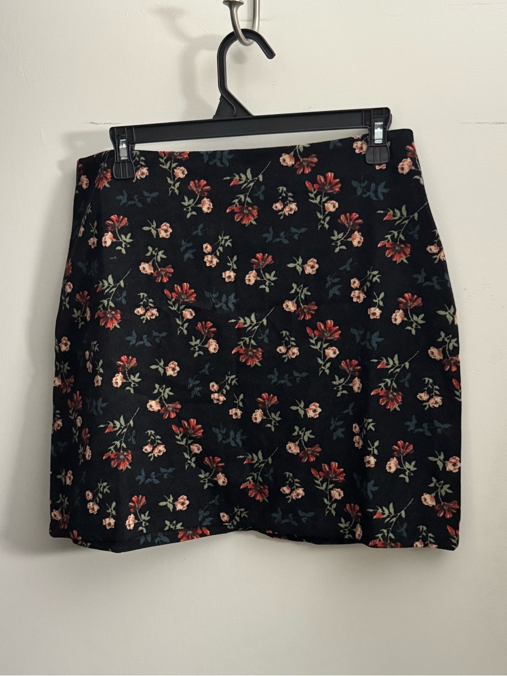 SHEIN Black Mini Skirt with Red & Cream Floral Print